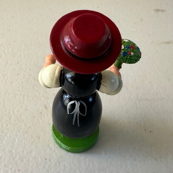 Vintage Wooden Erzgebirge ESCO Girl Bouquet Figurine German Folk Art Signed - Picture 2 of 3